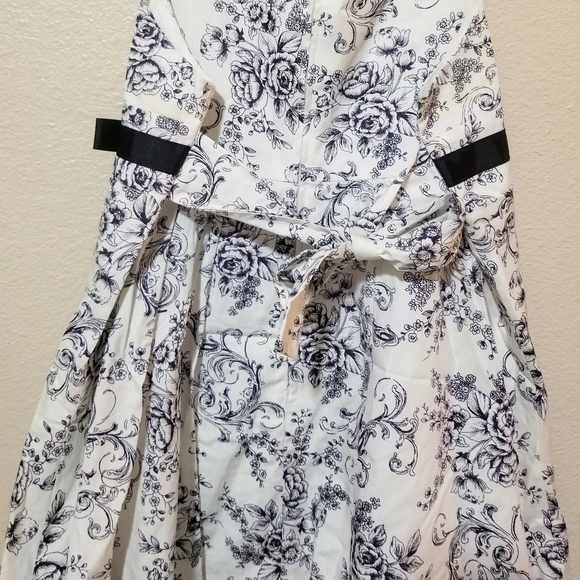 Bonnie Jean Dress - Picture 2 of 6